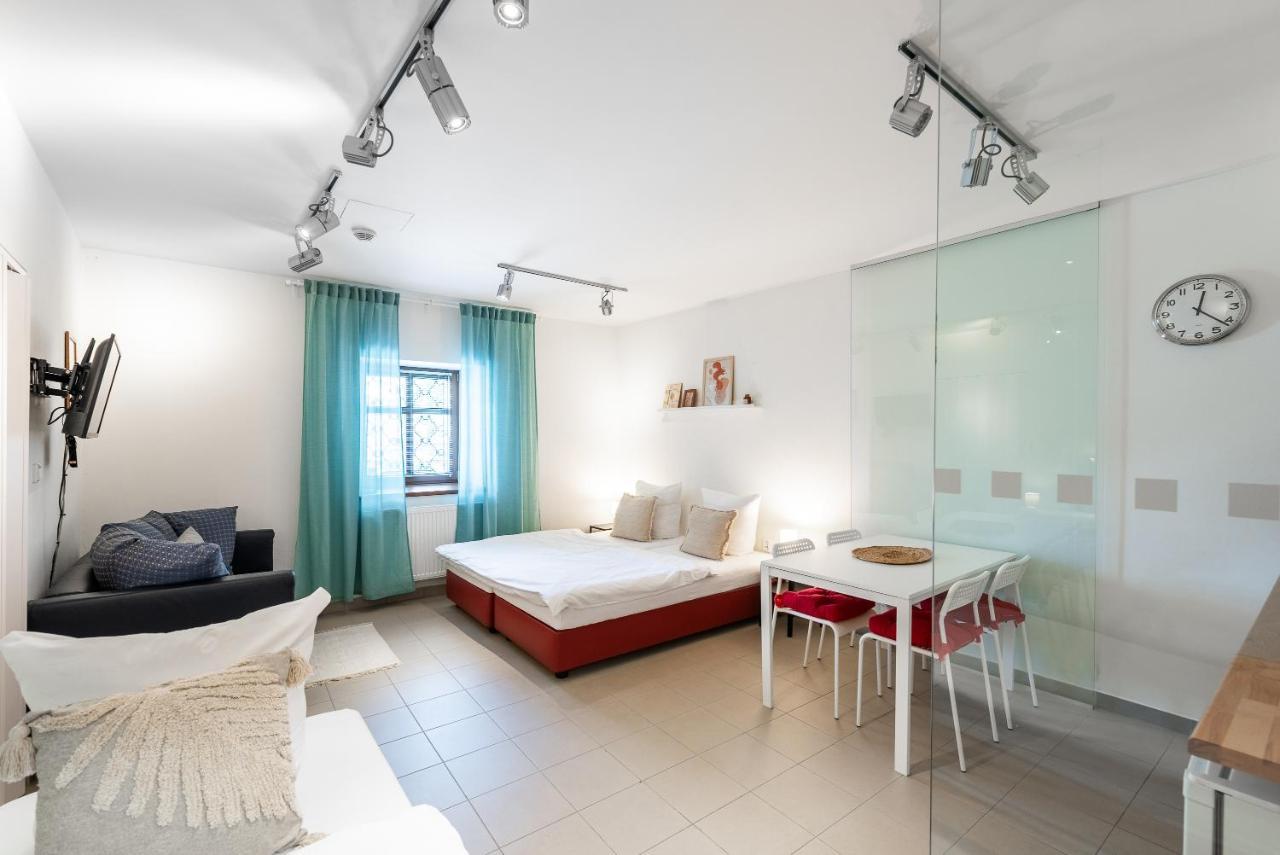 Apartman Muzeum Obchodu Karlstejn ภายนอก รูปภาพ