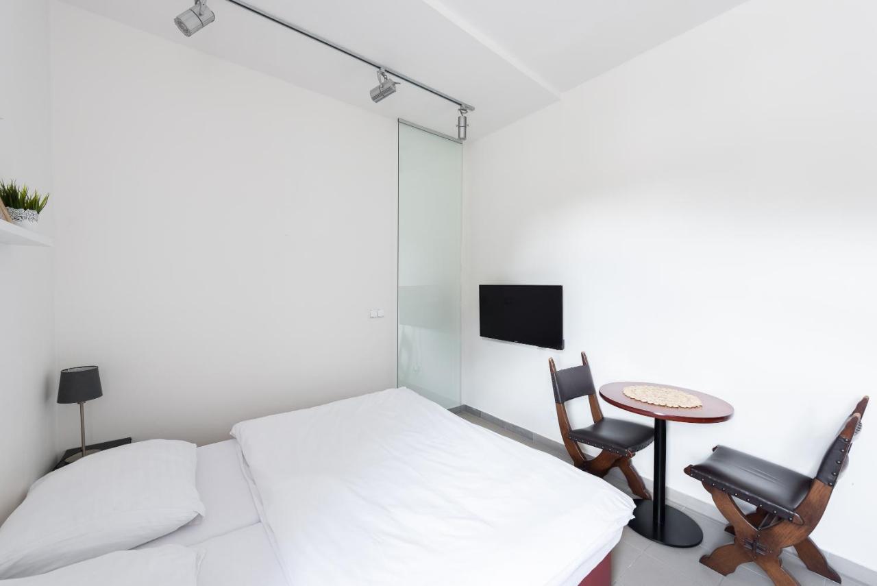 Apartman Muzeum Obchodu Karlstejn ภายนอก รูปภาพ
