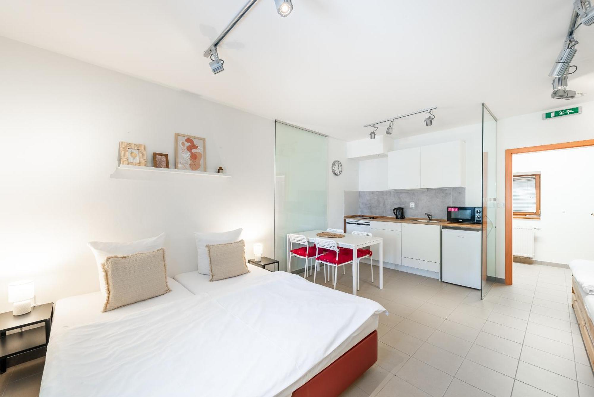 Apartman Muzeum Obchodu Karlstejn ภายนอก รูปภาพ